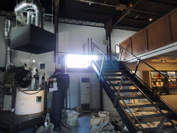 プランテーション 森彦の巨大焙煎工場は大人の隠れ家的カフェだった 札幌diary